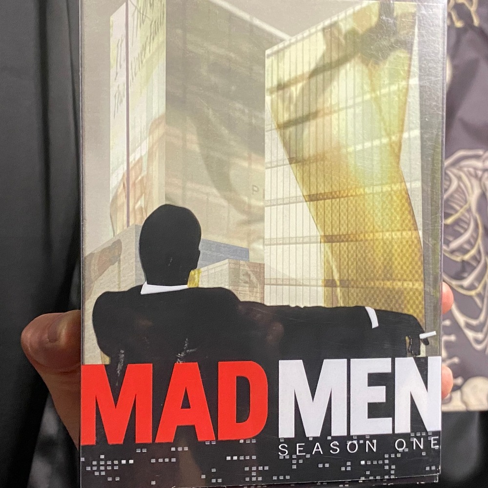 Mad Men Season One DVD Set - 4-Disc Set - Critically Acclaimed‎ TV Series